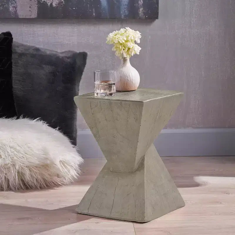 Table d'appoint géométrique en béton léger, pour l'intérieur et l'extérieur
