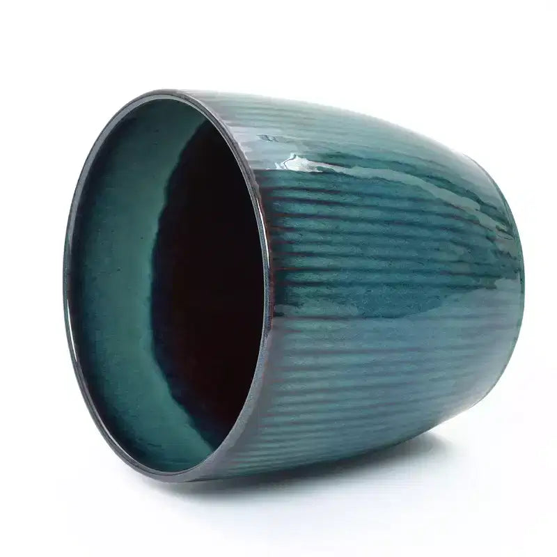 Jardinière en céramique cannelée LuxenHome Forest Fade, pot bleu-vert brillant avec bord marron