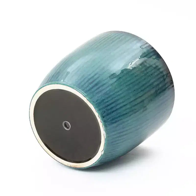 Jardinière en céramique cannelée LuxenHome Forest Fade, pot bleu-vert brillant avec bord marron
