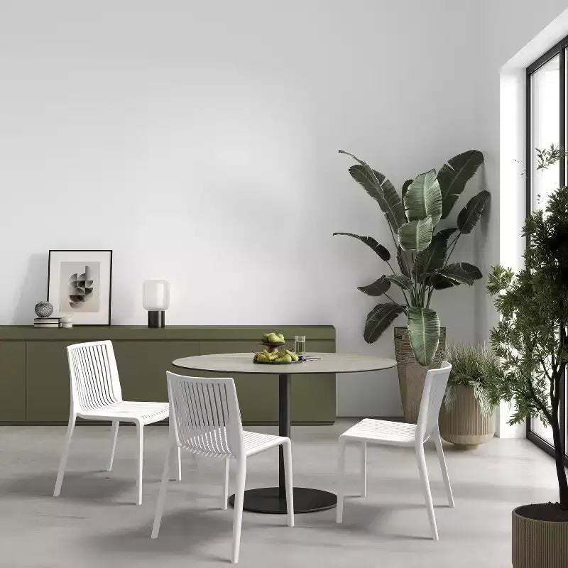 Chaises de salle à manger empilables modernes en résine plastique pour l'extérieur/l'intérieur (lot de 2)